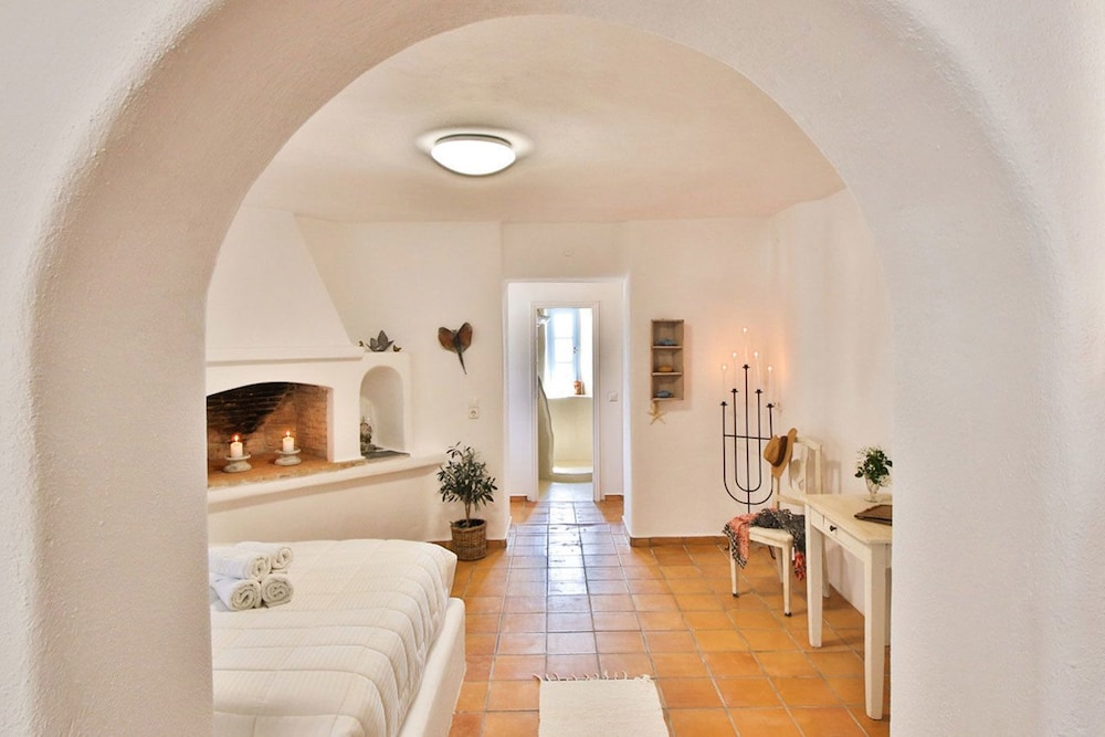 Anerousses Mykonian Traditional Houses