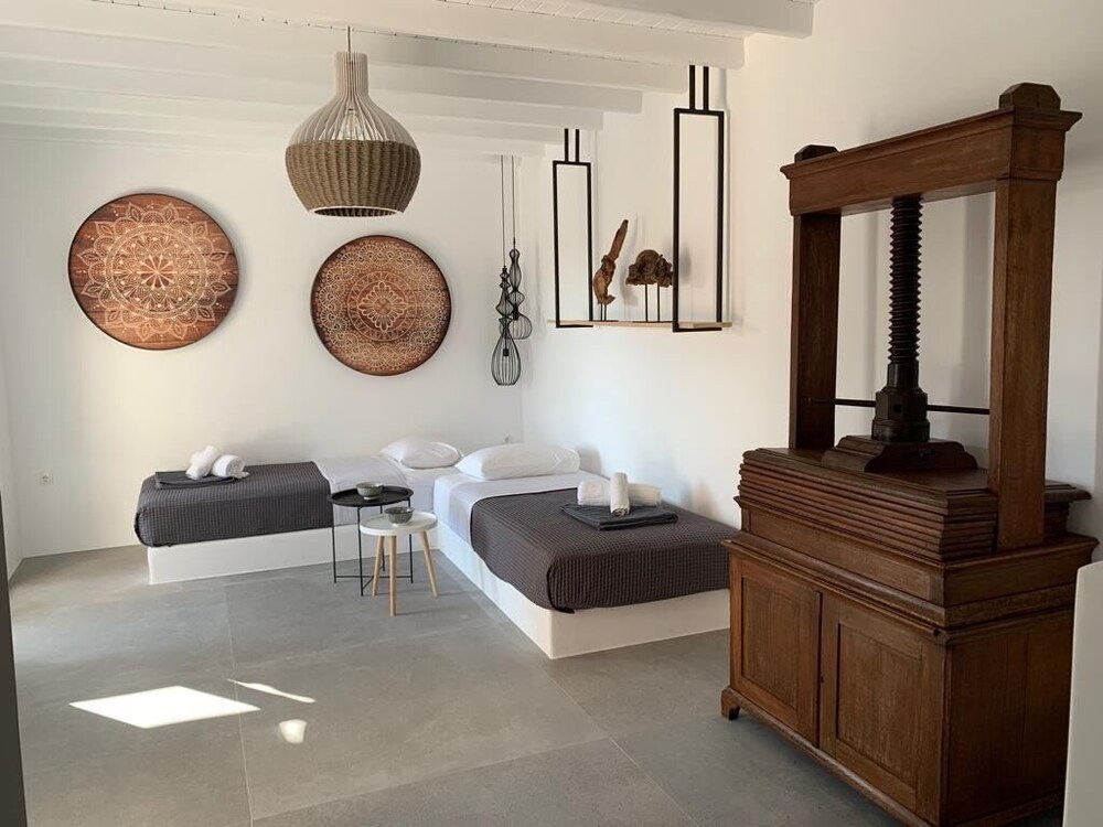 Khamsa Mykonian Suites