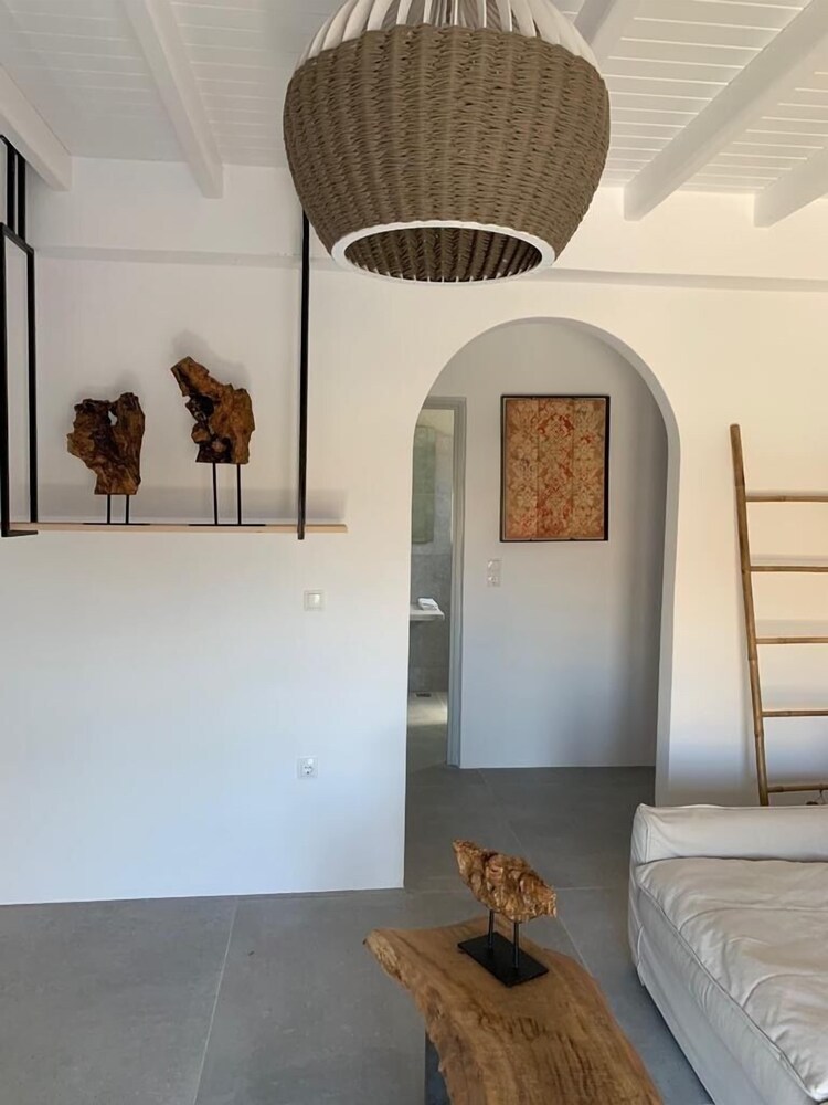 Khamsa Mykonian Suites