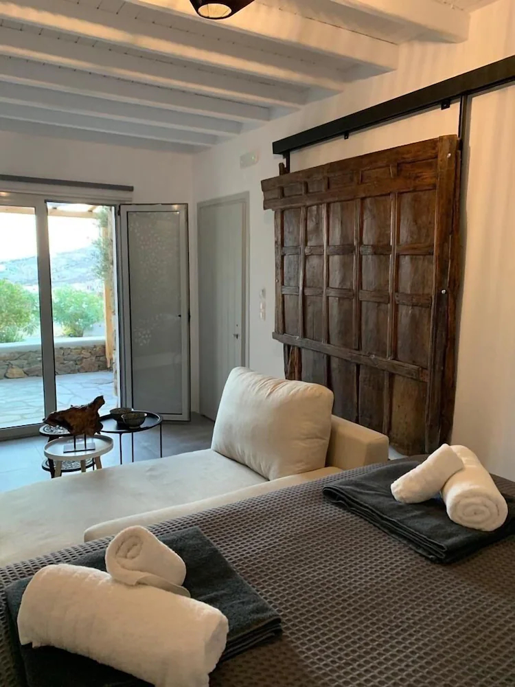 Khamsa Mykonian Suites