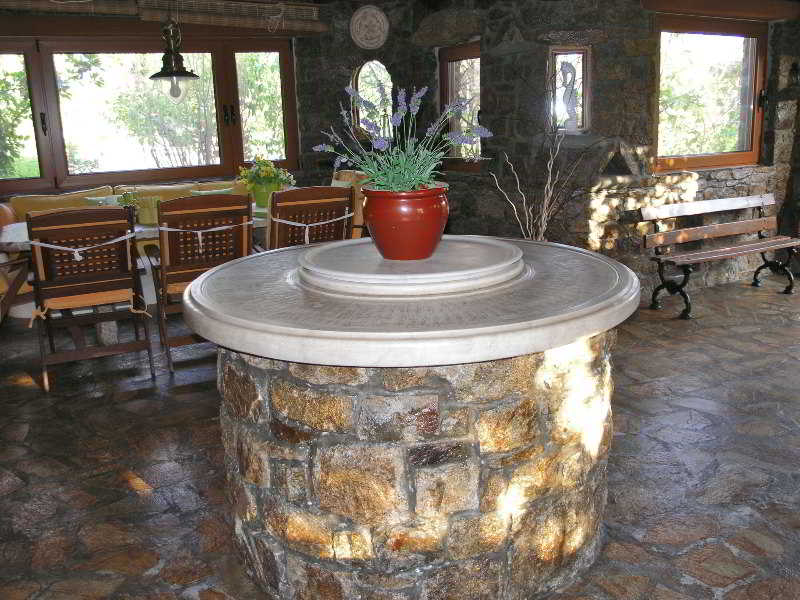 Mykonian Iros