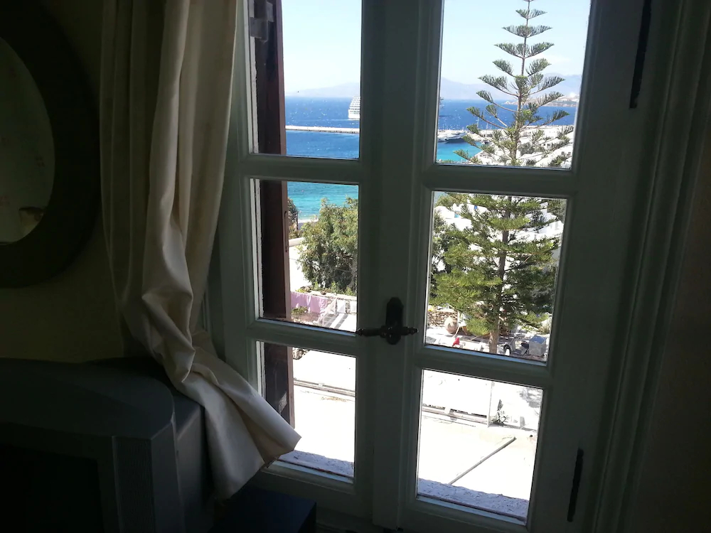 Studios & Suites Rania