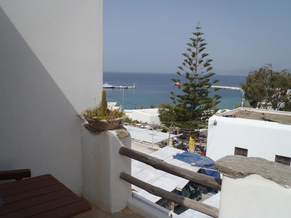 Studios & Suites Rania