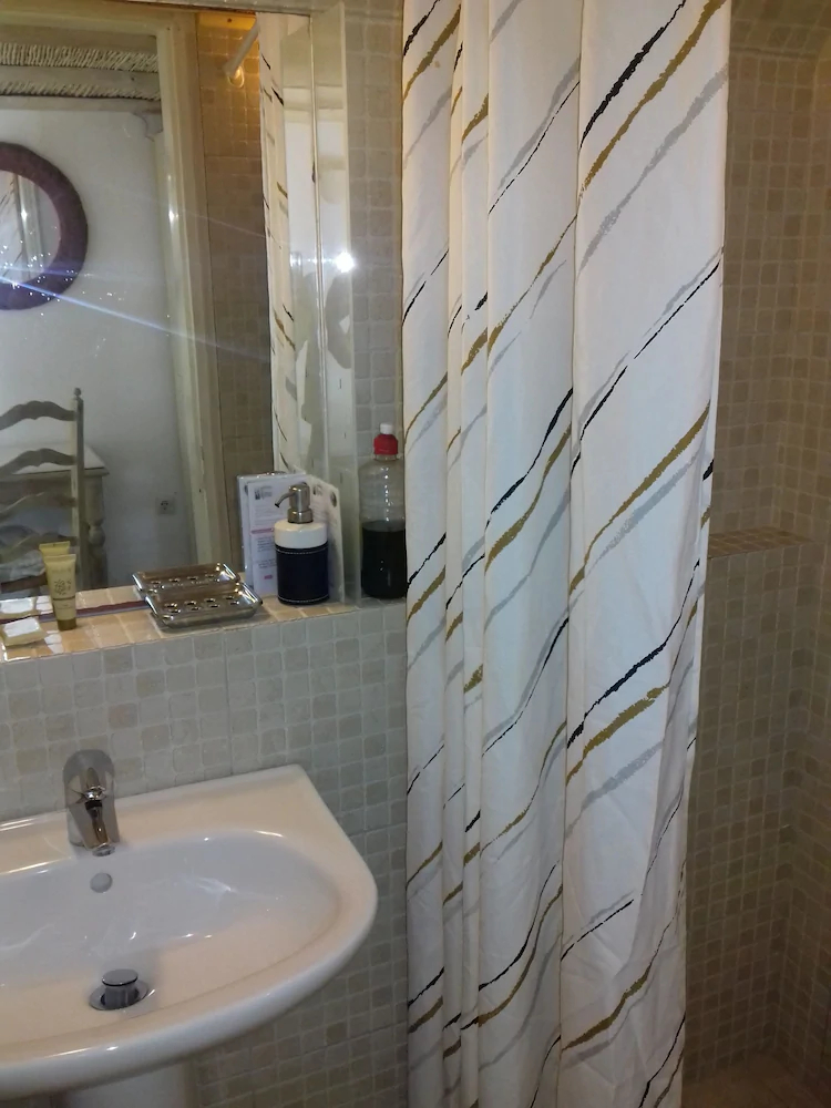 Studios & Suites Rania