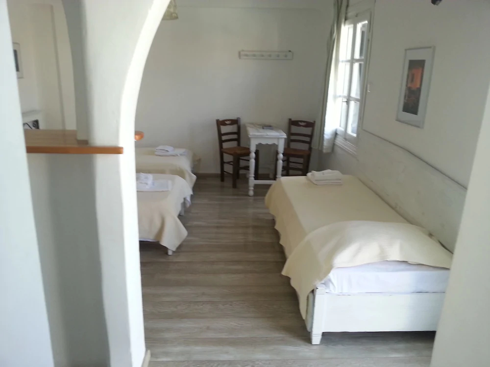 Studios & Suites Rania