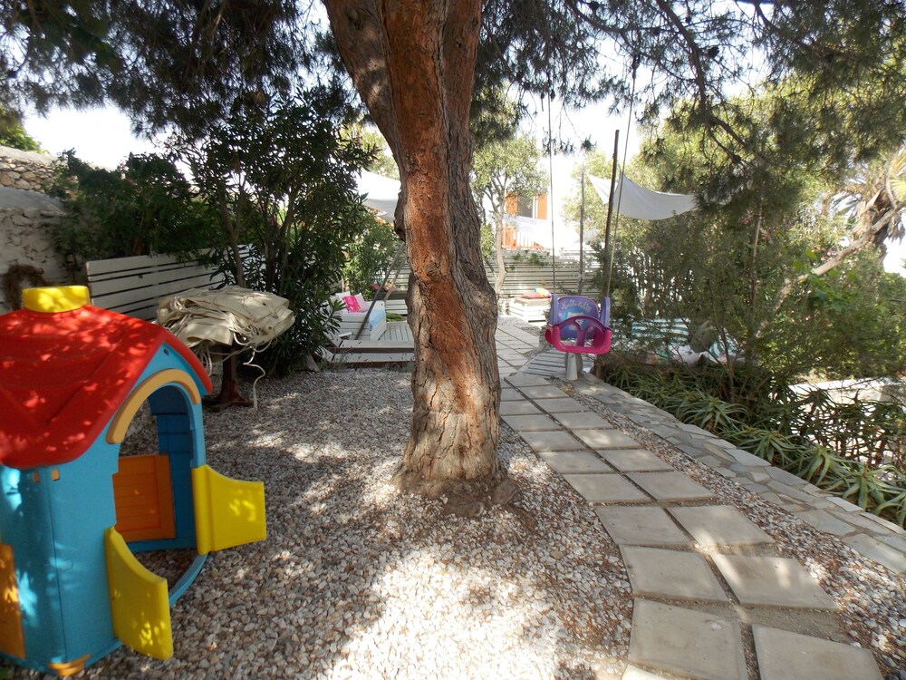 Studios & Suites Rania