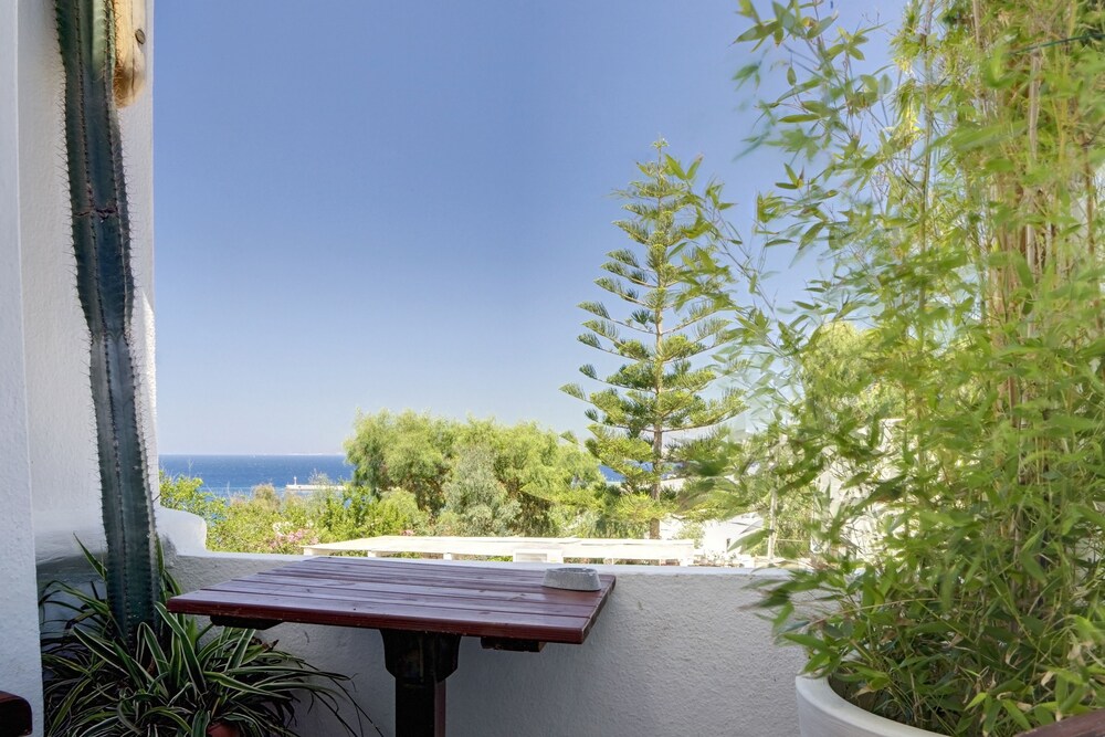 Studios & Suites Rania