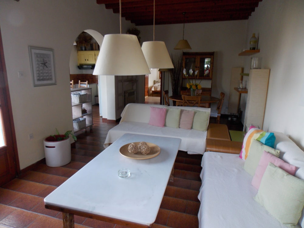 Studios & Suites Rania