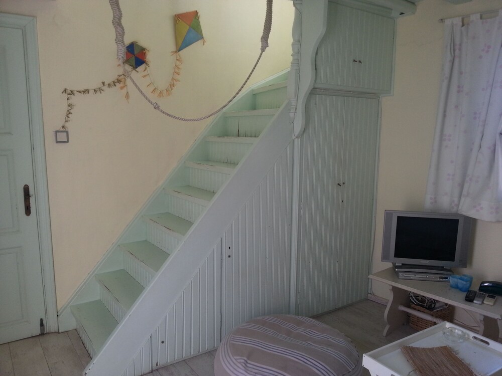 Studios & Suites Rania