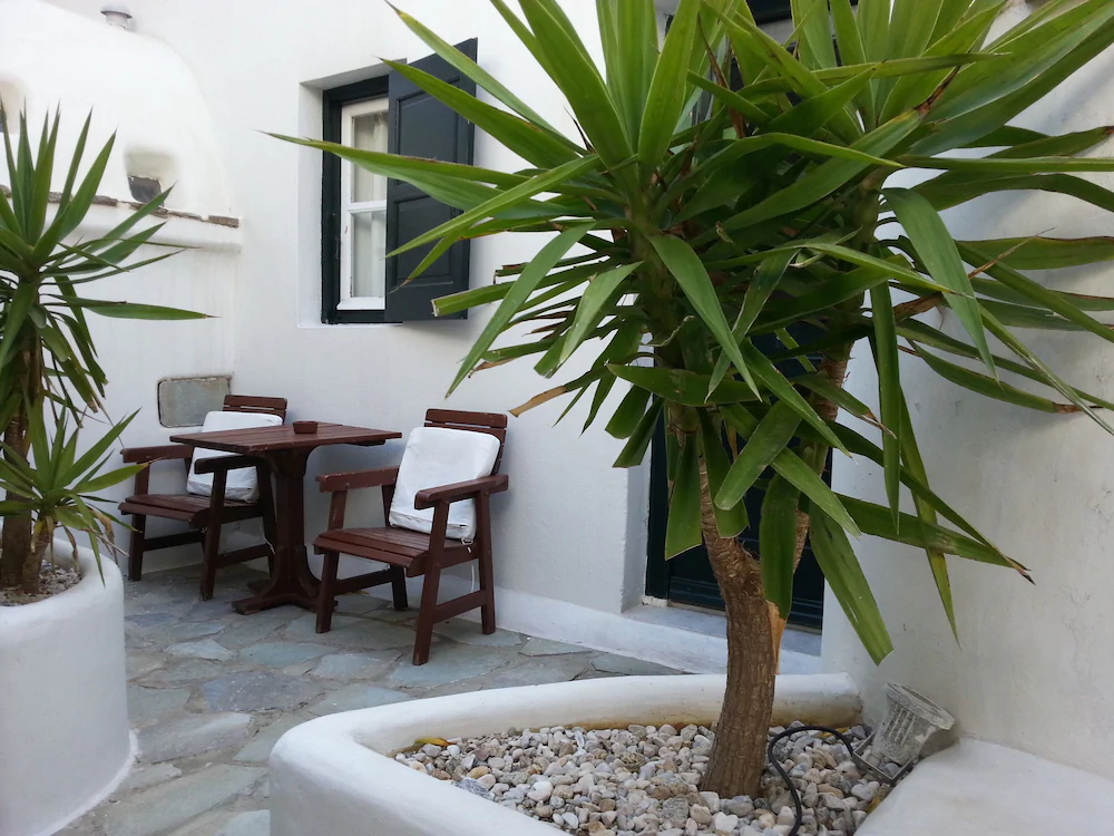 Studios & Suites Rania