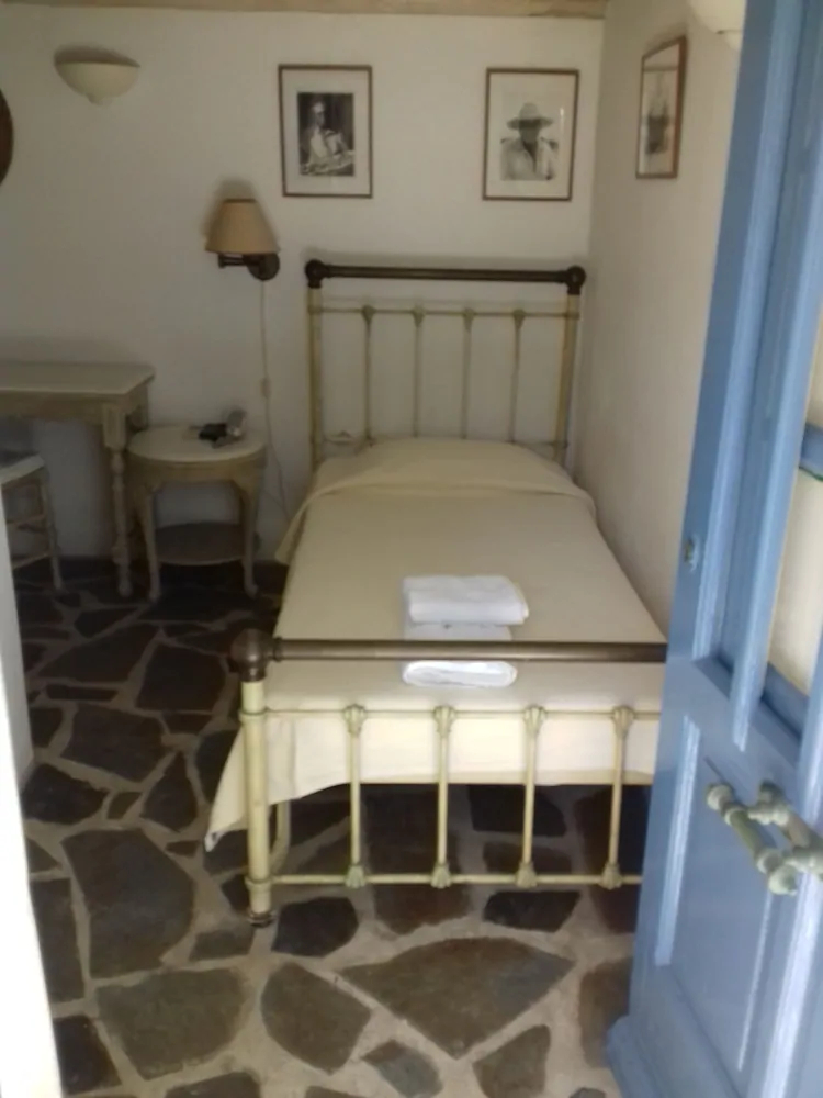 Studios & Suites Rania