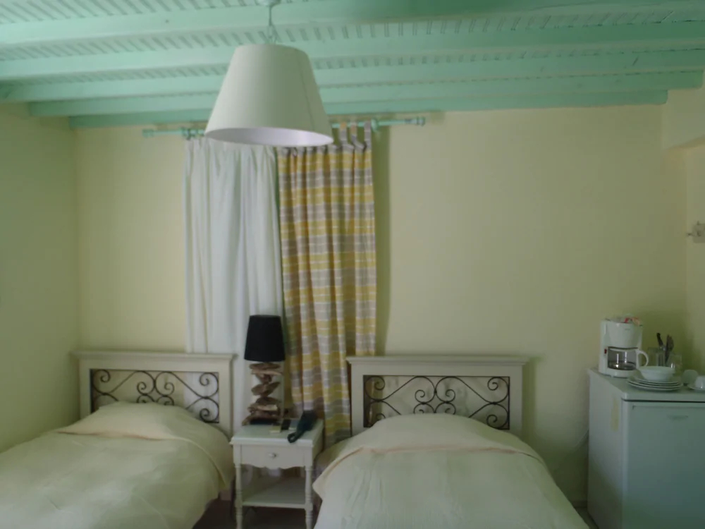 Studios & Suites Rania