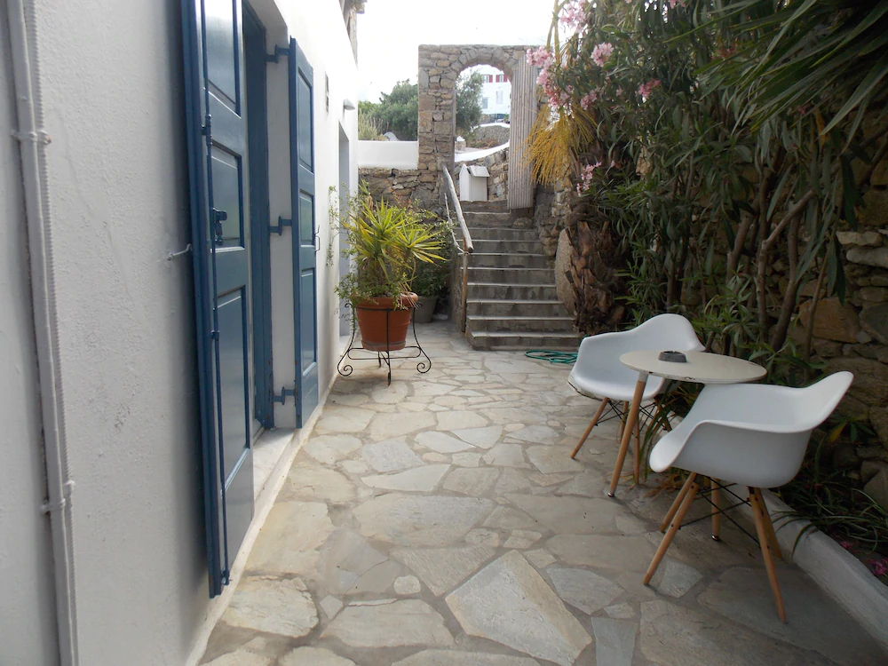 Studios & Suites Rania