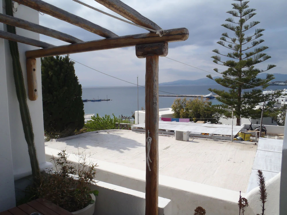 Studios & Suites Rania