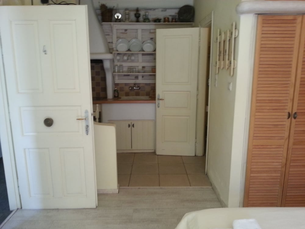 Studios & Suites Rania