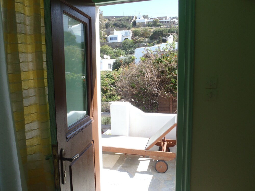 Studios & Suites Rania