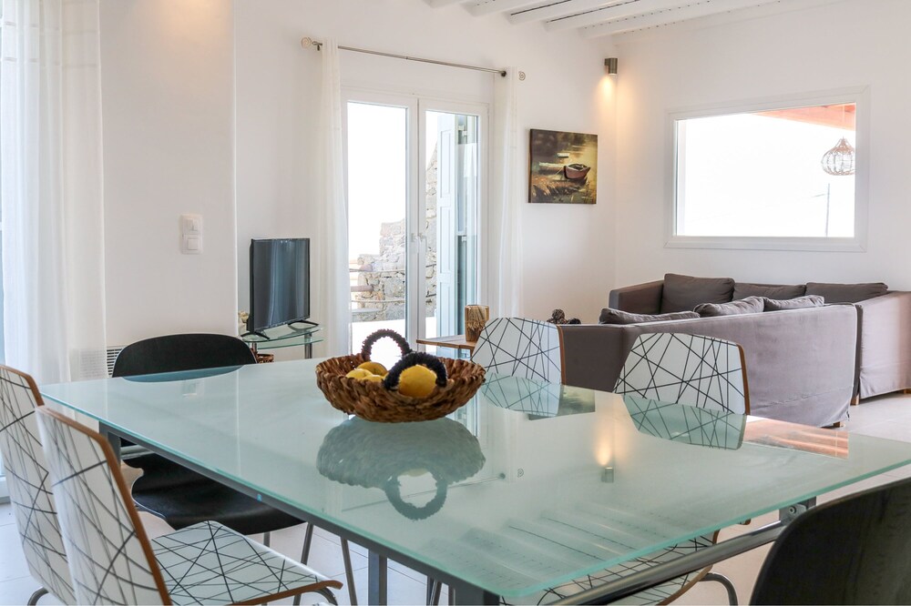 Villa Ortus White