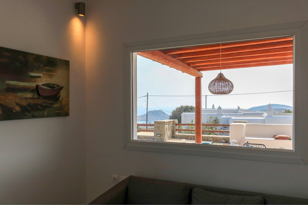 Villa Ortus White