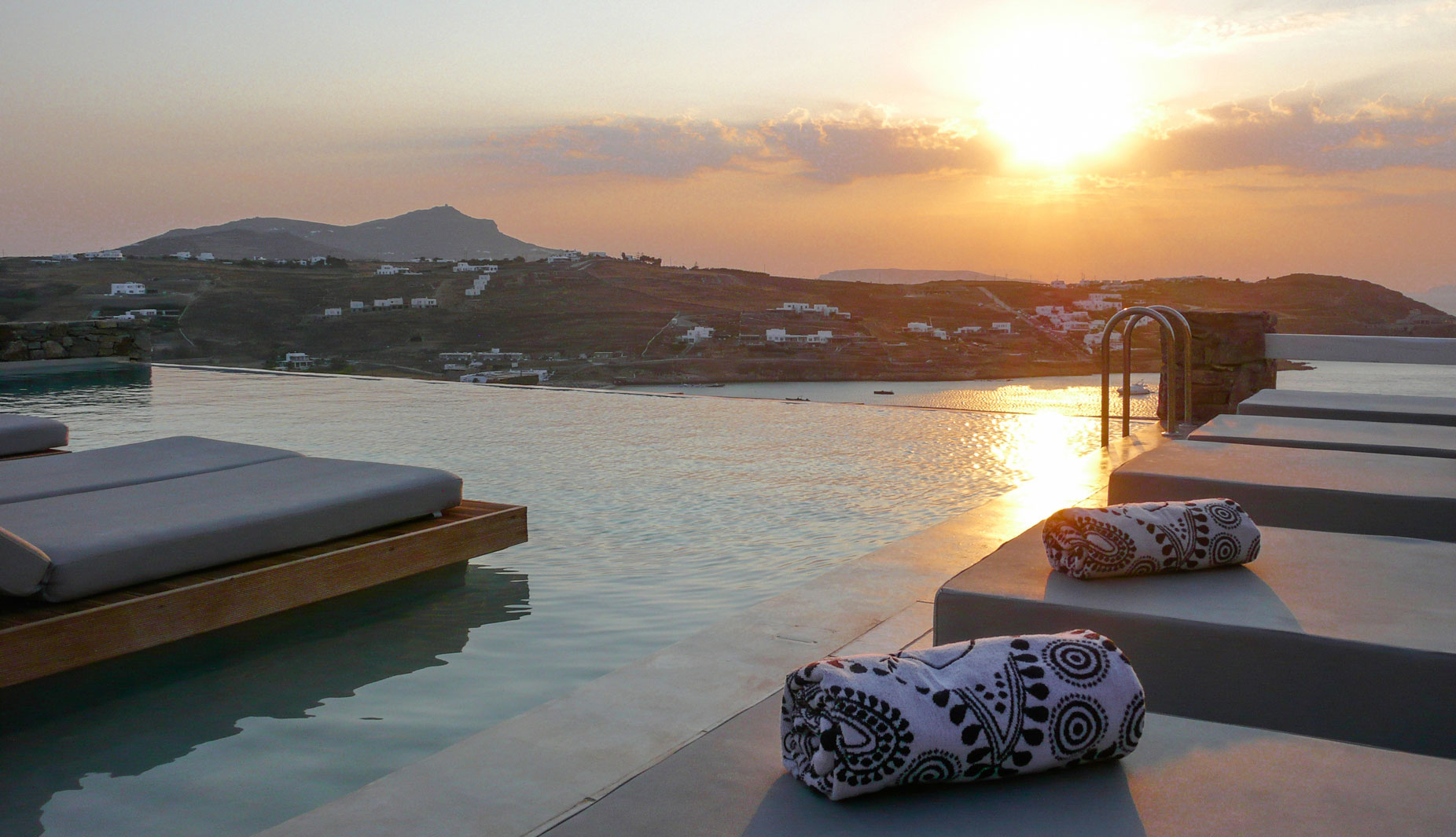 Mykonos Bliss Cozy Suites