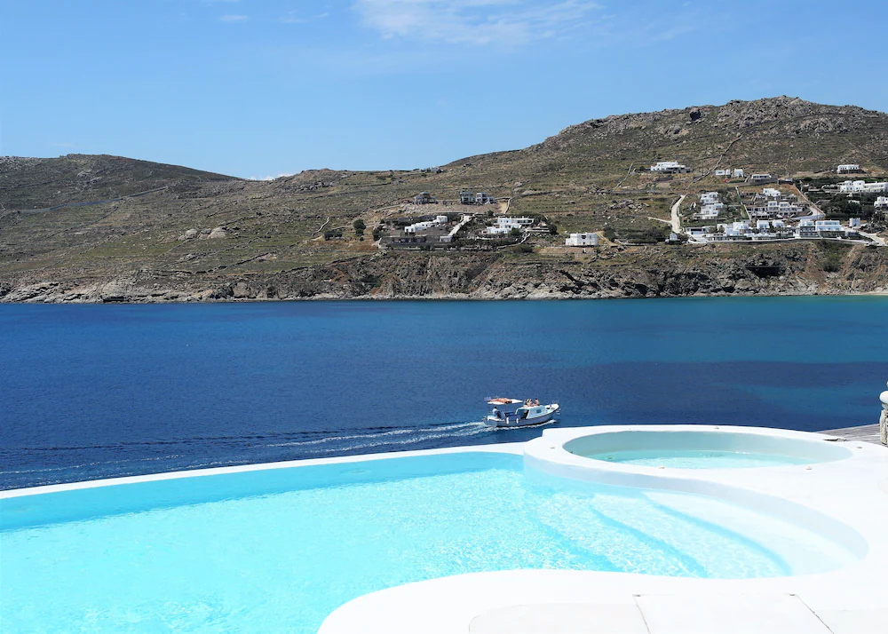 Pantheon Luxury Suites