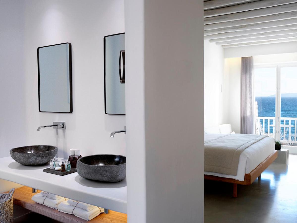 Bill & Coo Suites & Lounge