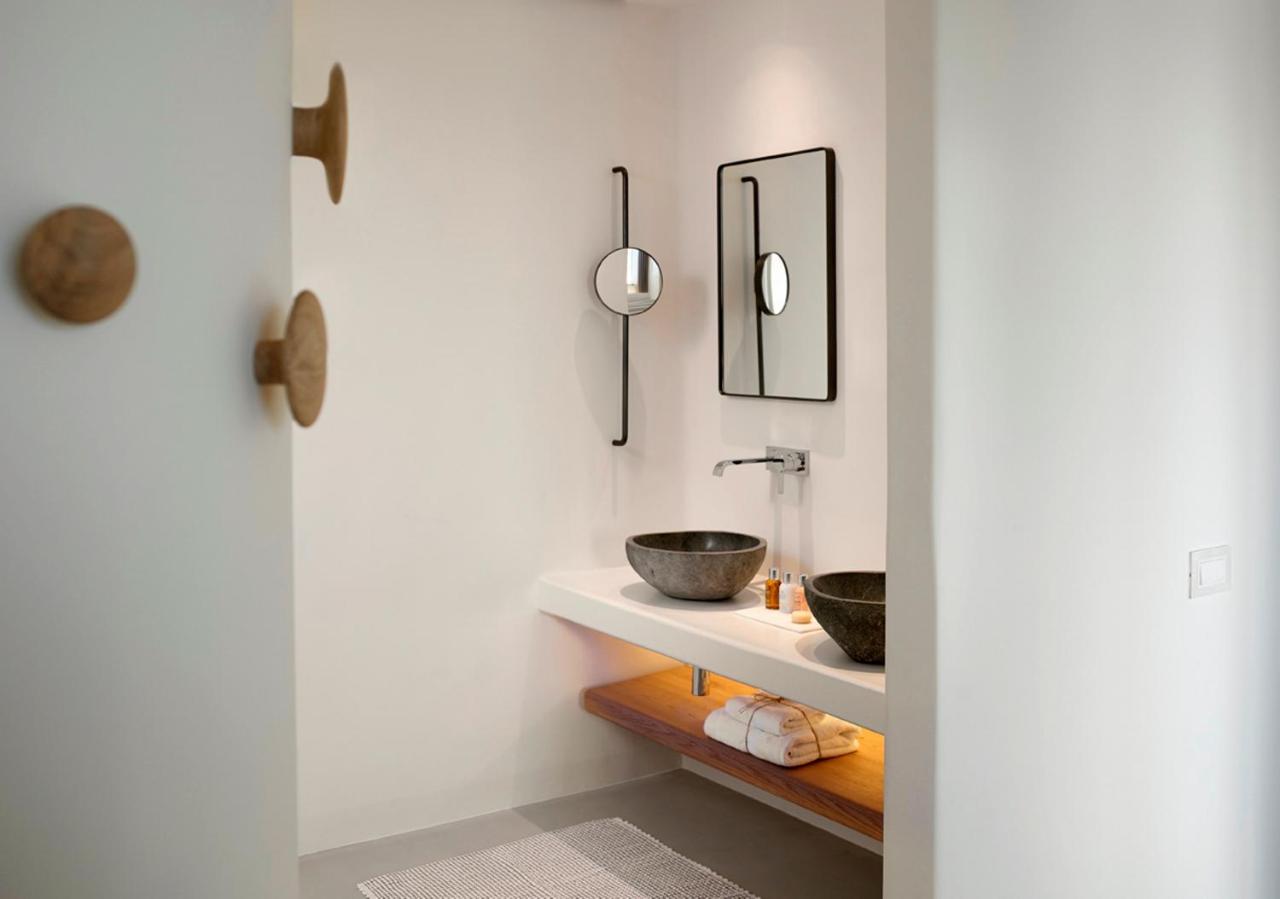 Bill & Coo Suites & Lounge