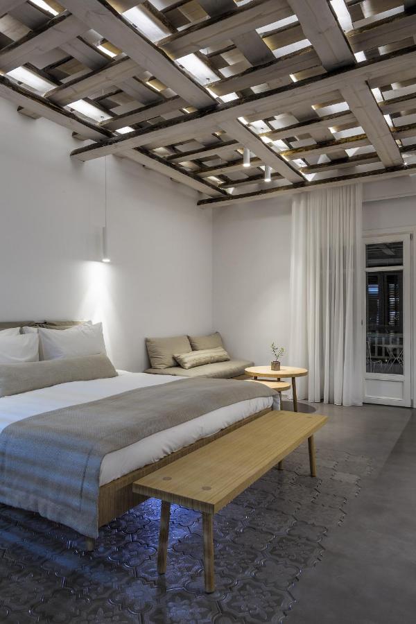 Bill & Coo Suites & Lounge