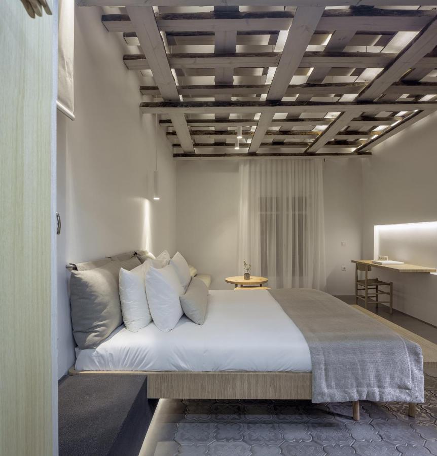Bill & Coo Suites & Lounge