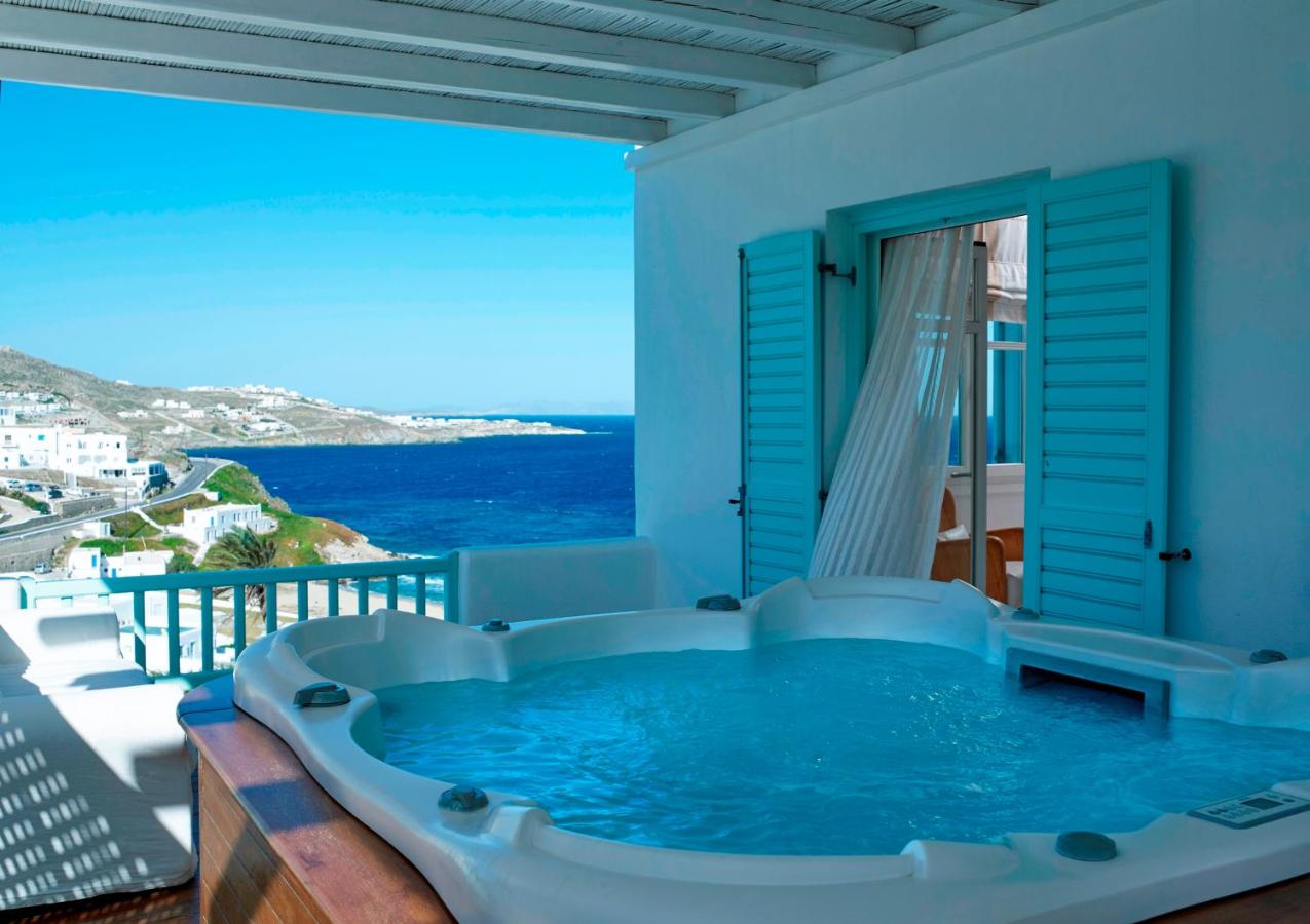 Bill & Coo Suites & Lounge
