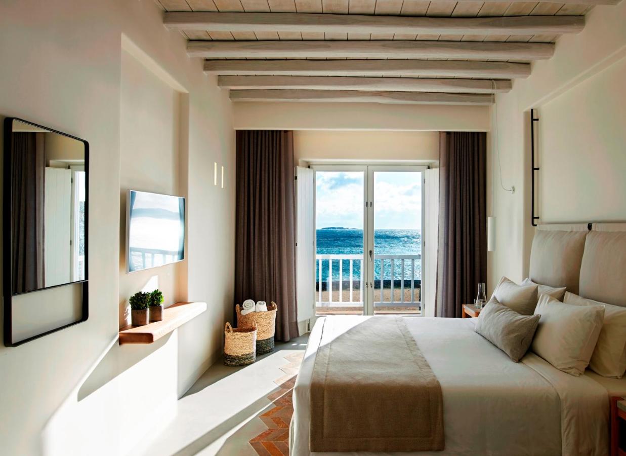 Bill & Coo Suites & Lounge