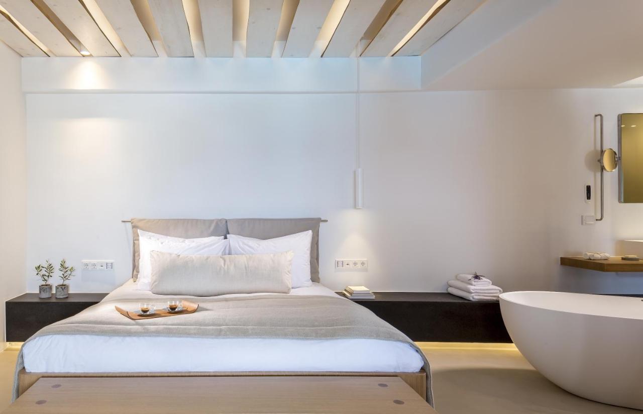 Bill & Coo Suites & Lounge