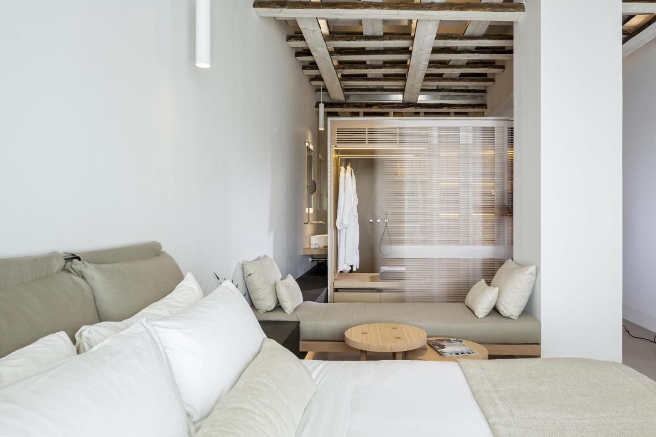 Bill & Coo Suites & Lounge