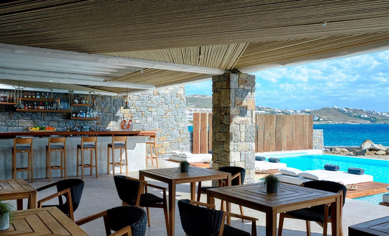 Bill & Coo Suites & Lounge