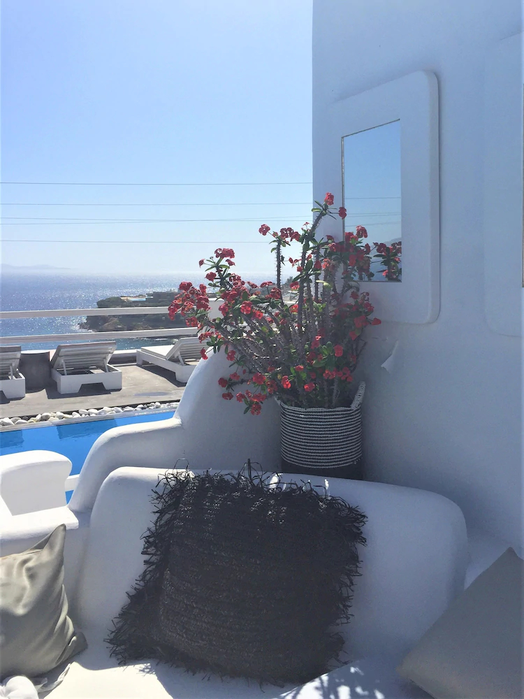 Flaskos Suites