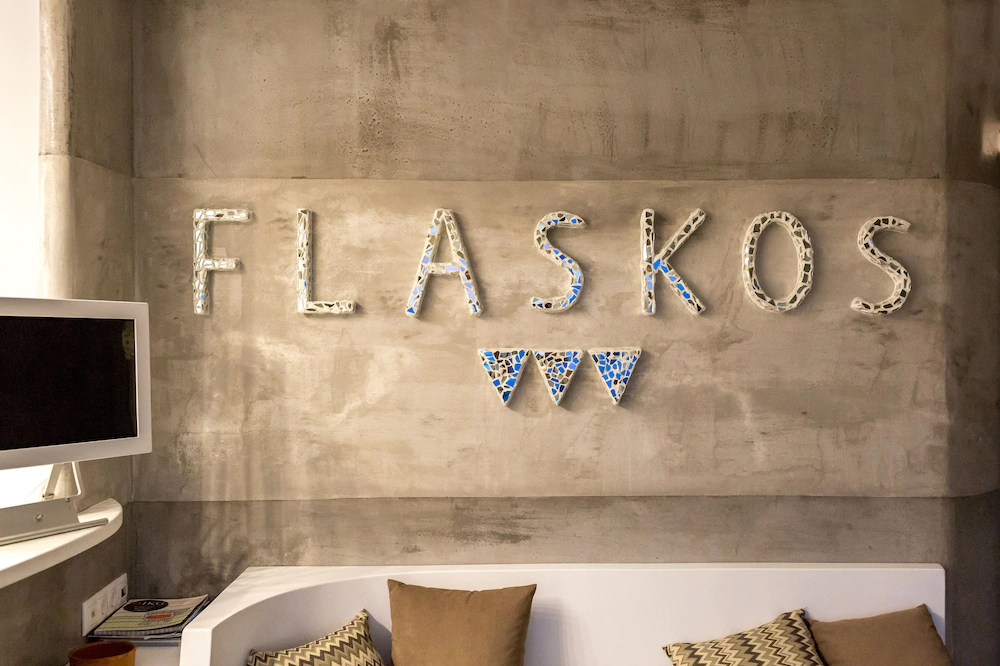 Flaskos Suites