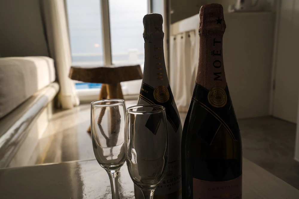Flaskos Suites