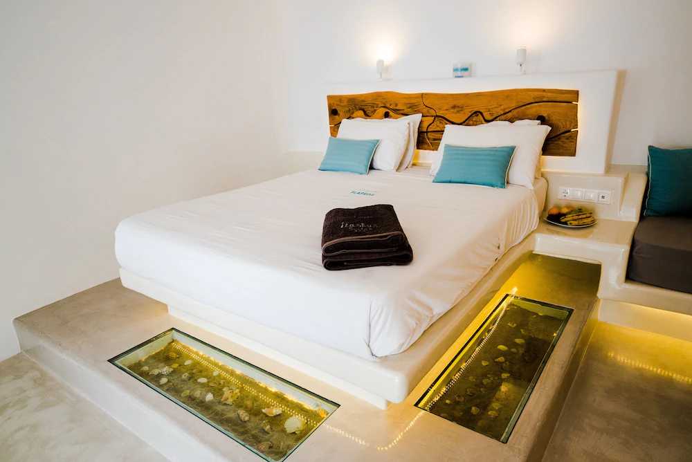 Flaskos Suites