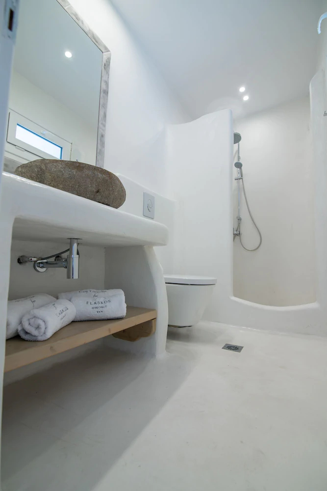 Flaskos Suites