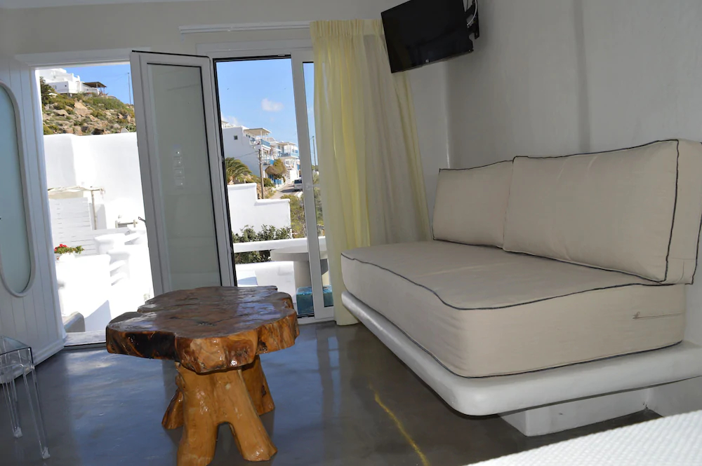 Flaskos Suites
