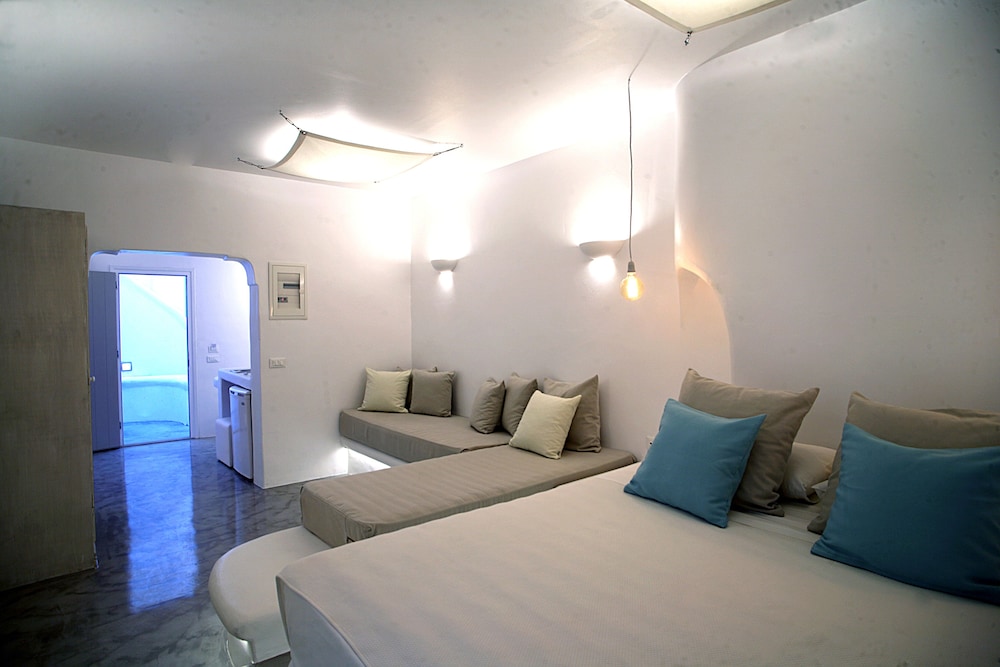 Flaskos Suites