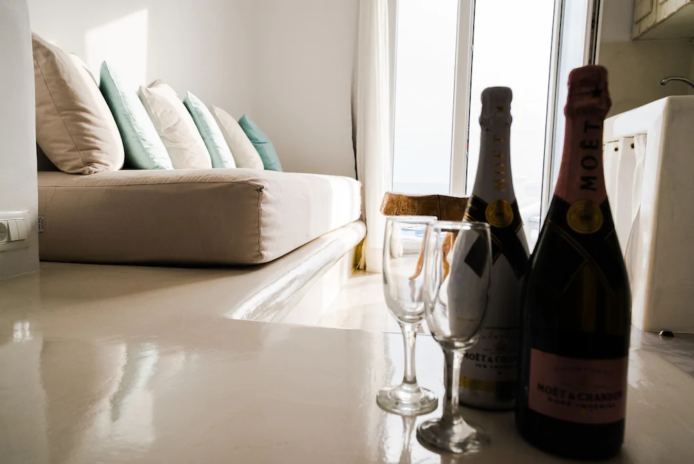 Flaskos Suites