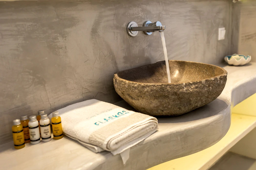 Flaskos Suites