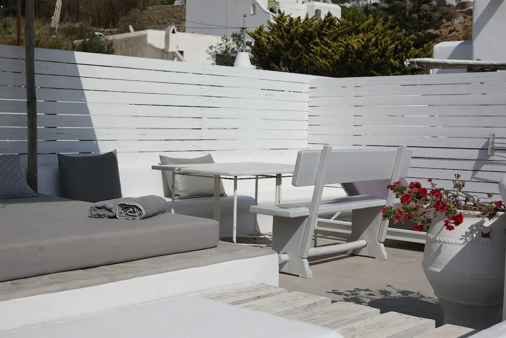 Flaskos Suites