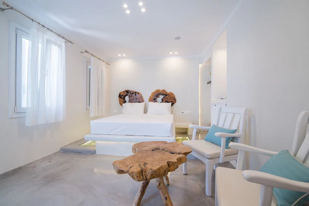 Flaskos Suites