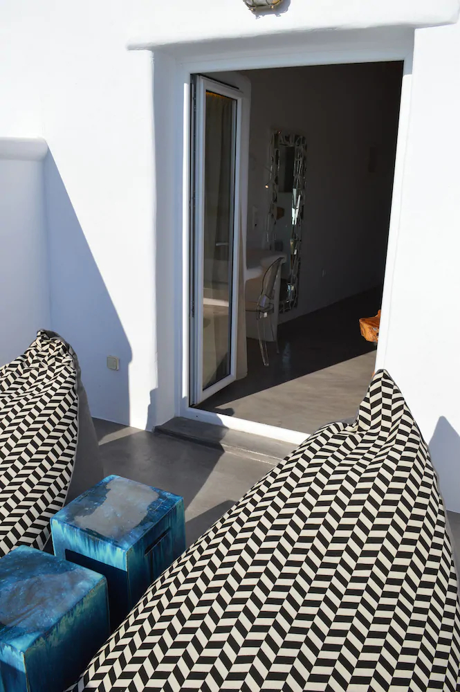 Flaskos Suites