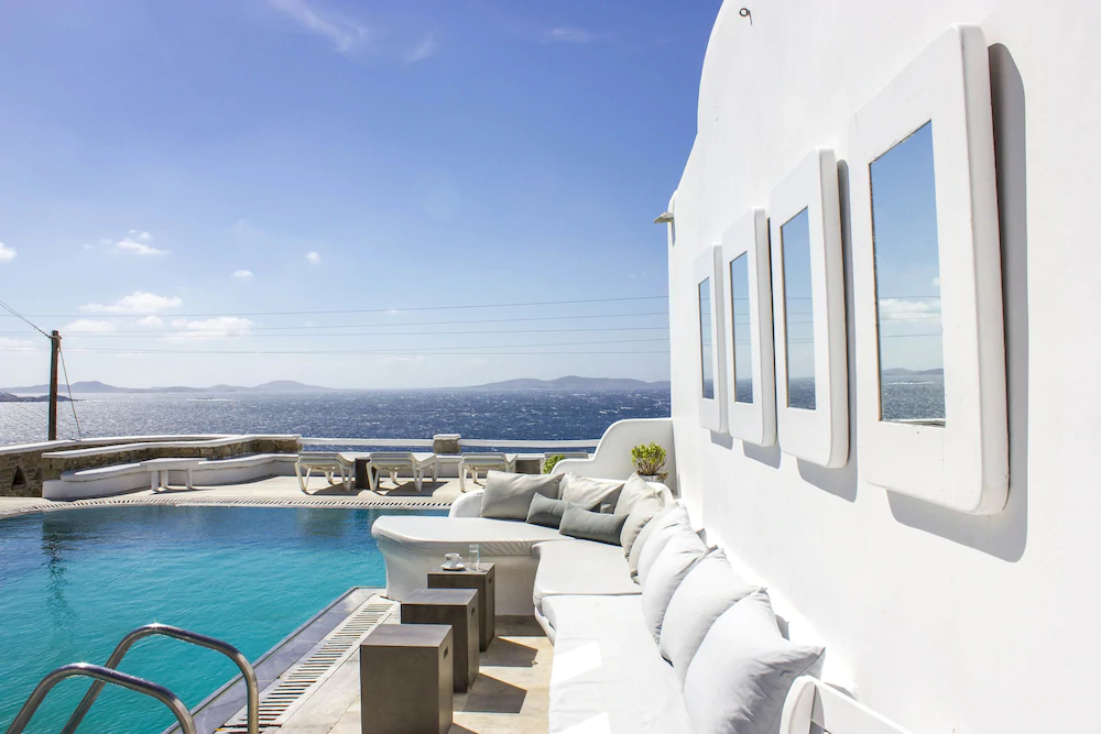 Flaskos Suites