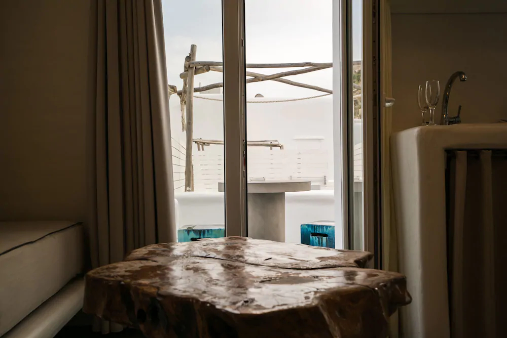 Flaskos Suites