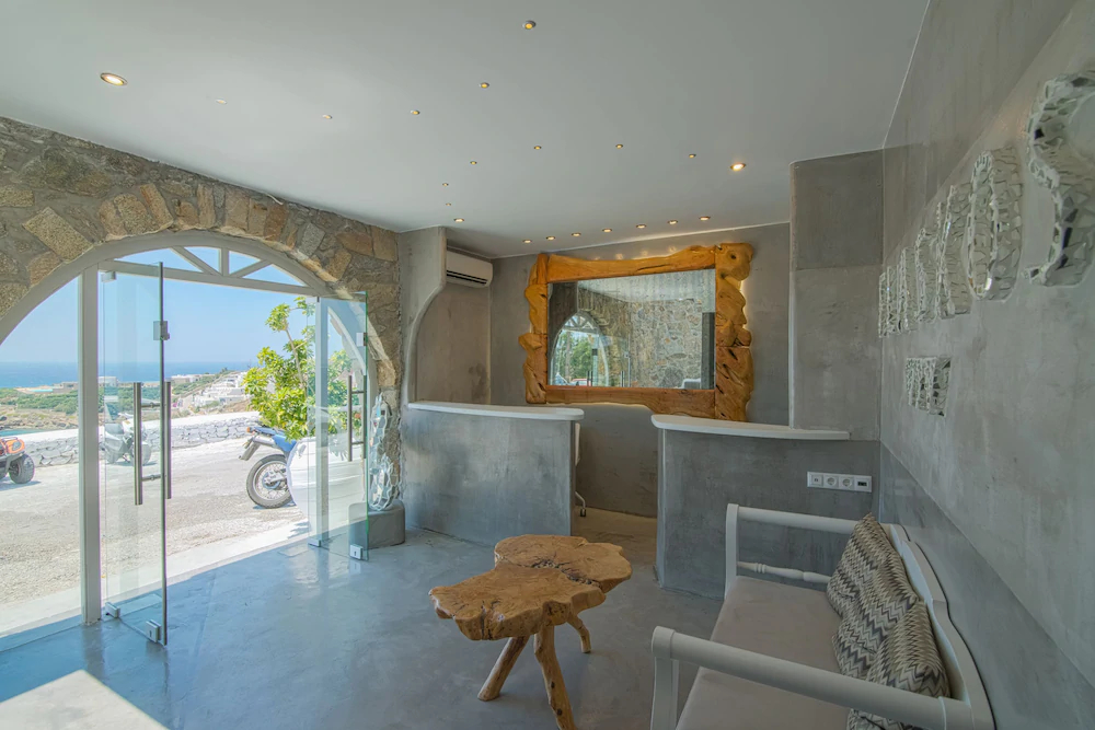 Flaskos Suites