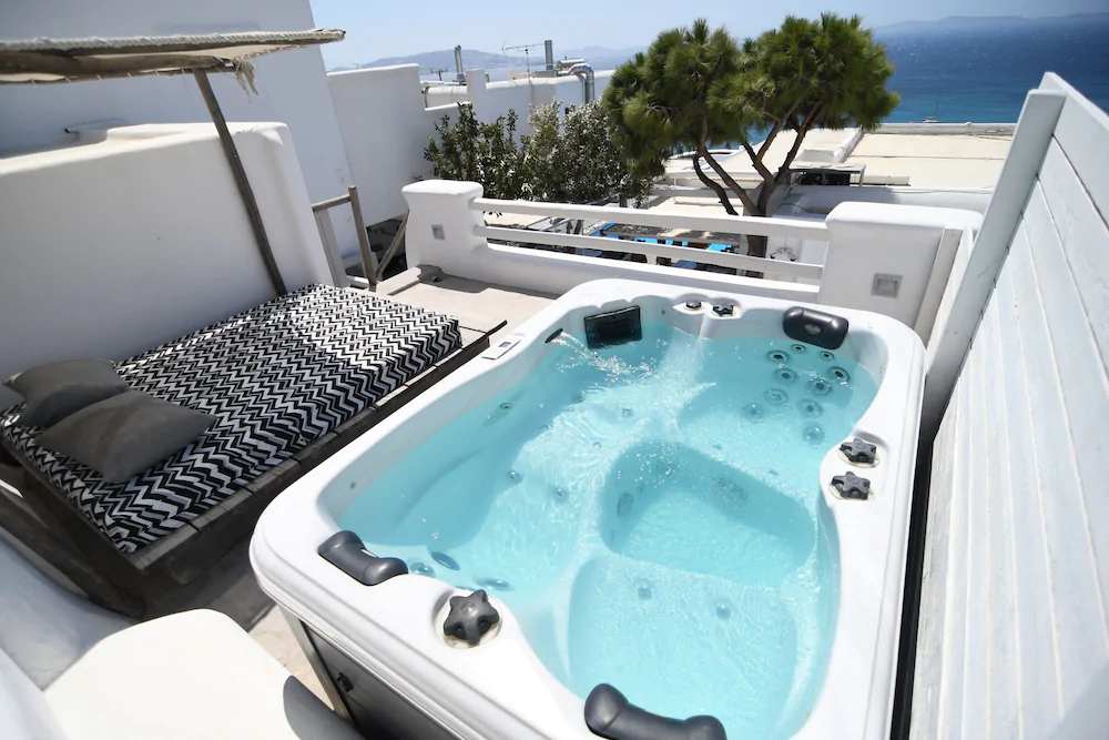 Flaskos Suites