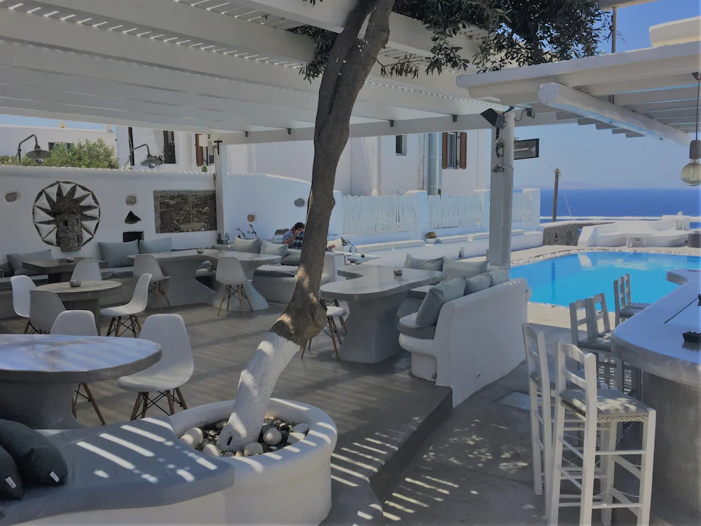Flaskos Suites